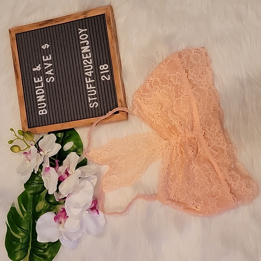 NWOT Victoria's Secret PINK Floral Lace Bralettee. Pretty PEACH 🍑 colored!
